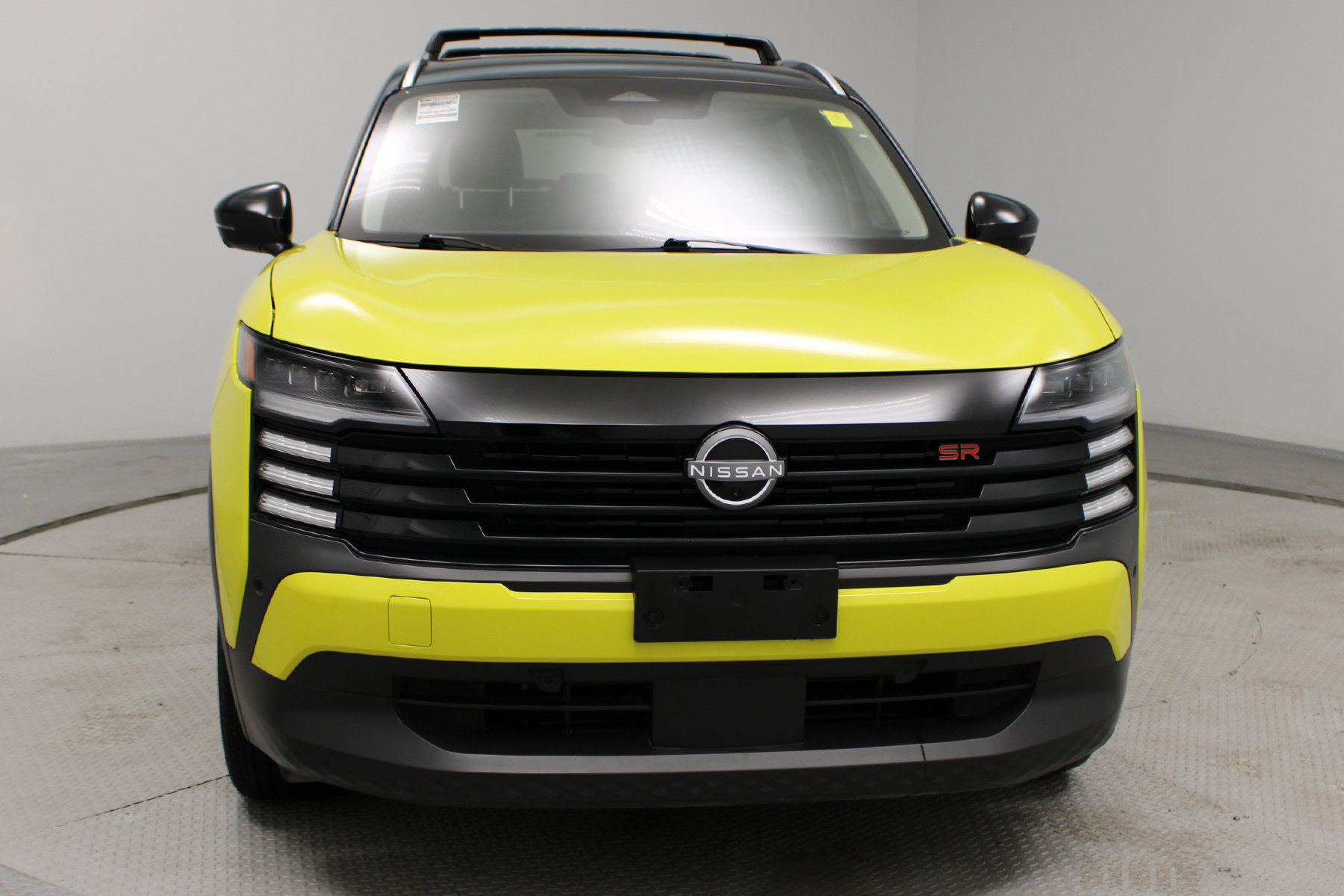 2025 Nissan Kicks SR - Image 2