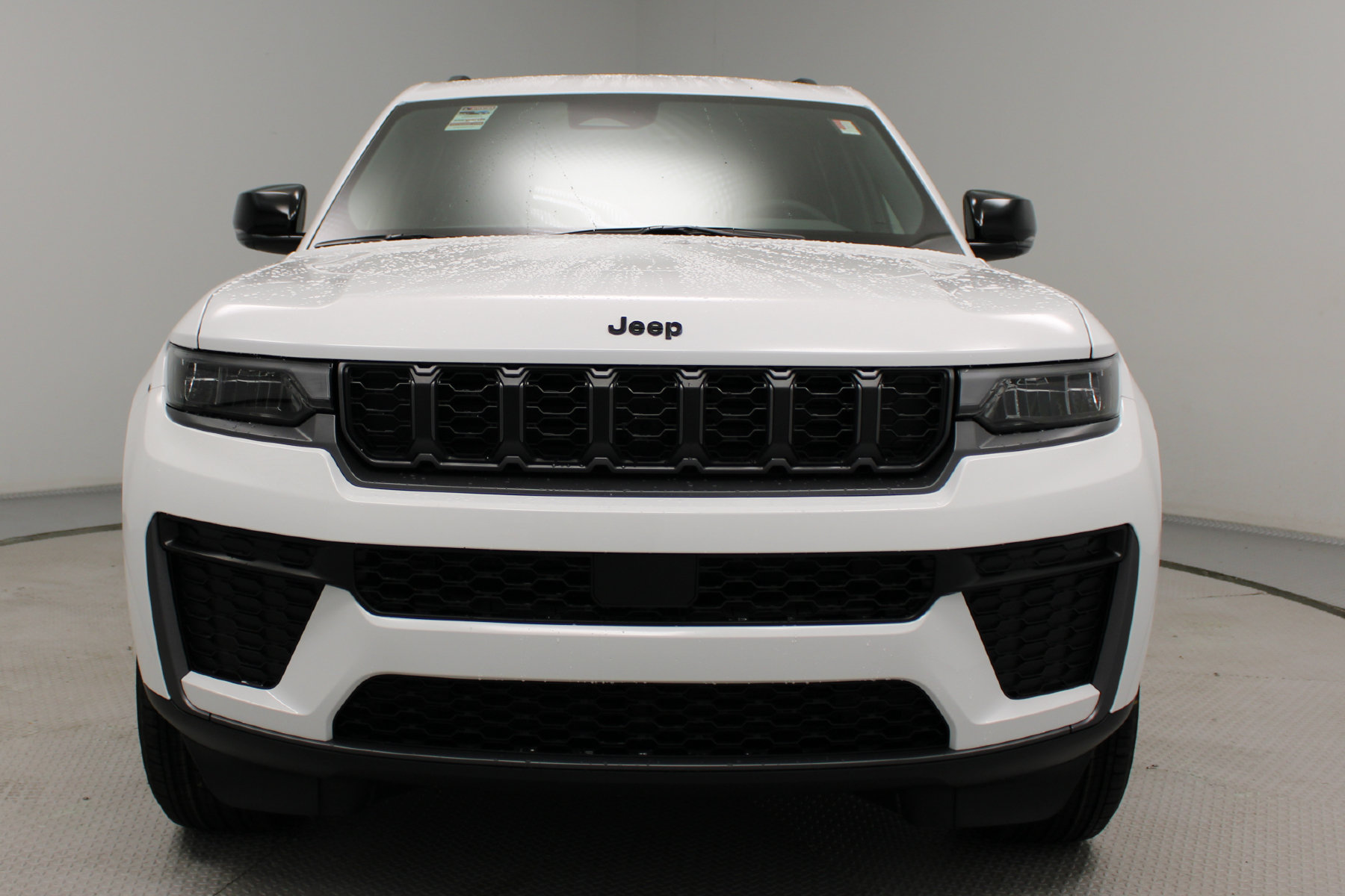 2027 Jeep Grand Cherokee L Altitude - Image 4
