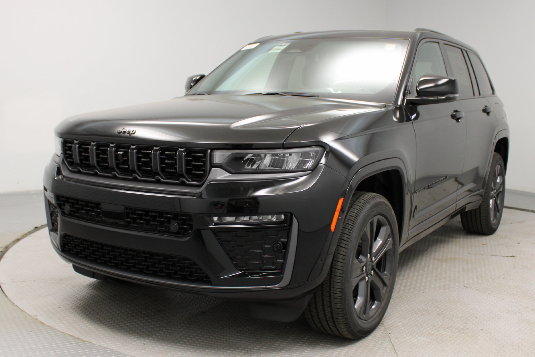 2027 Jeep Grand Cherokee Limited - Main Image