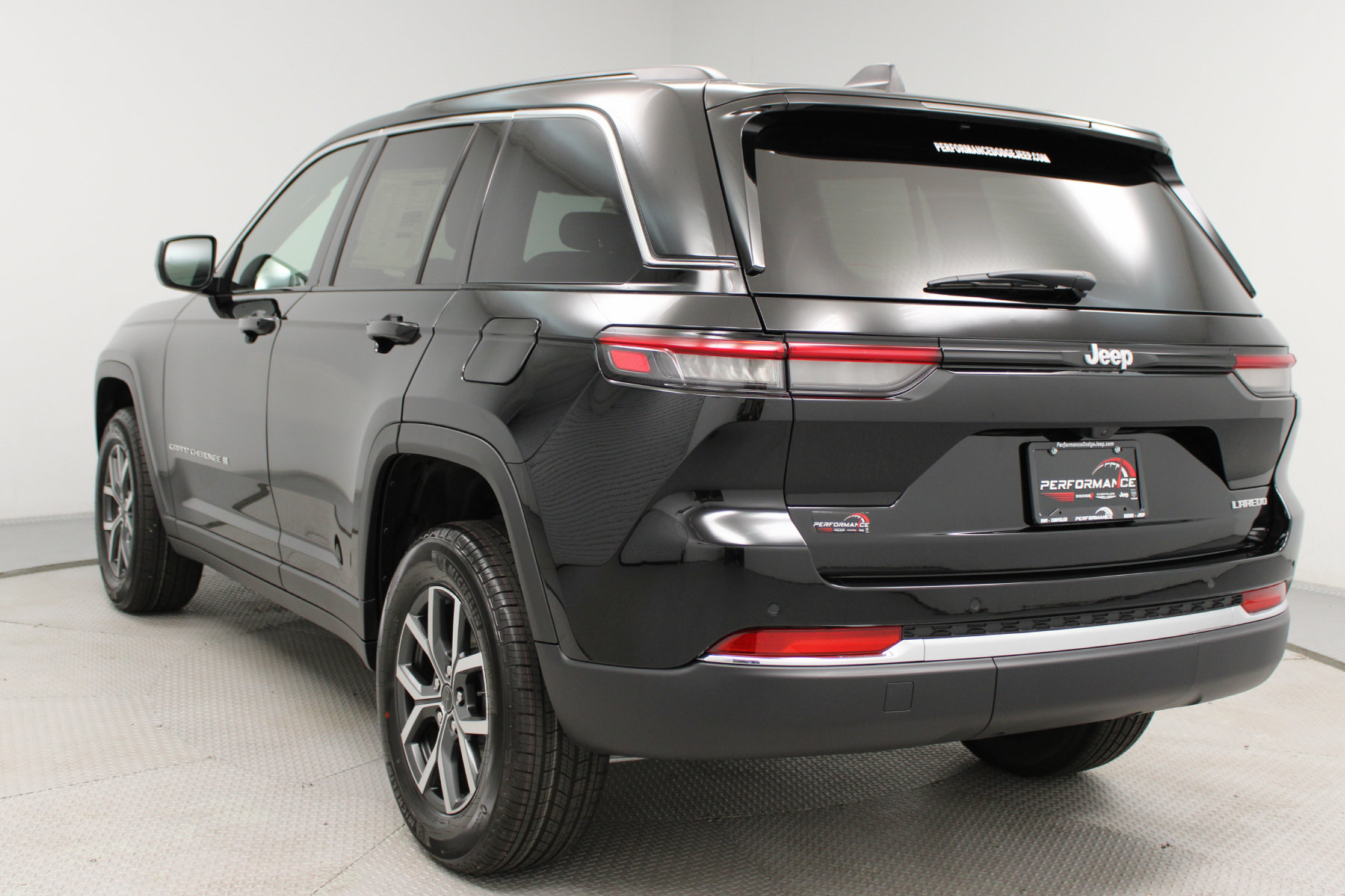Photo 5 of 2027 Jeep Grand Cherokee Laredo