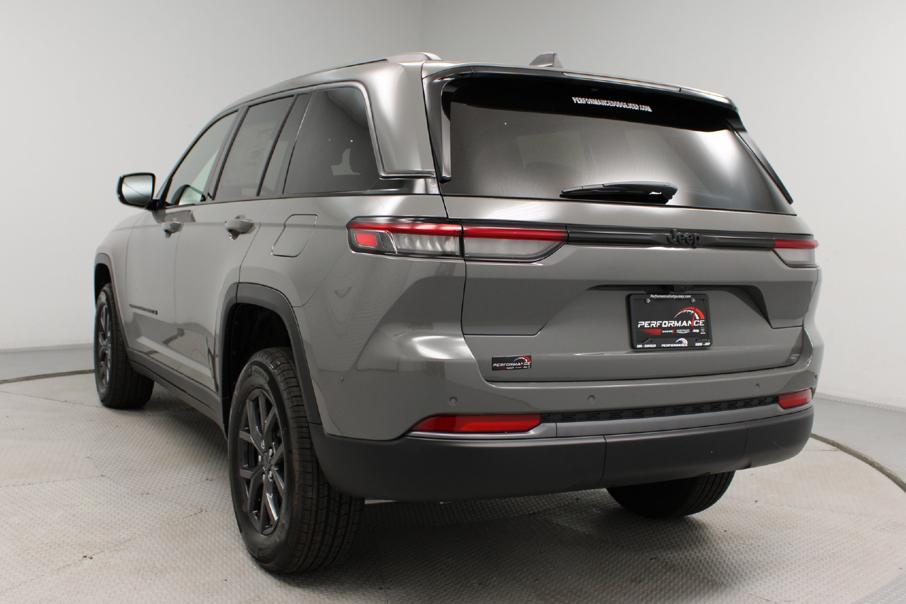 Photo 5 of 2027 Jeep Grand Cherokee Altitude