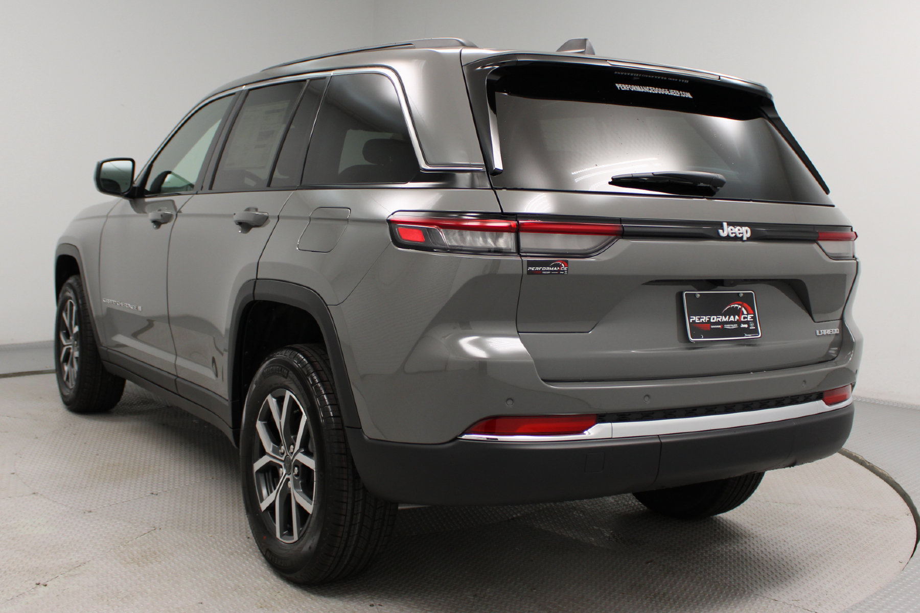 Photo 5 of 2027 Jeep Grand Cherokee Laredo