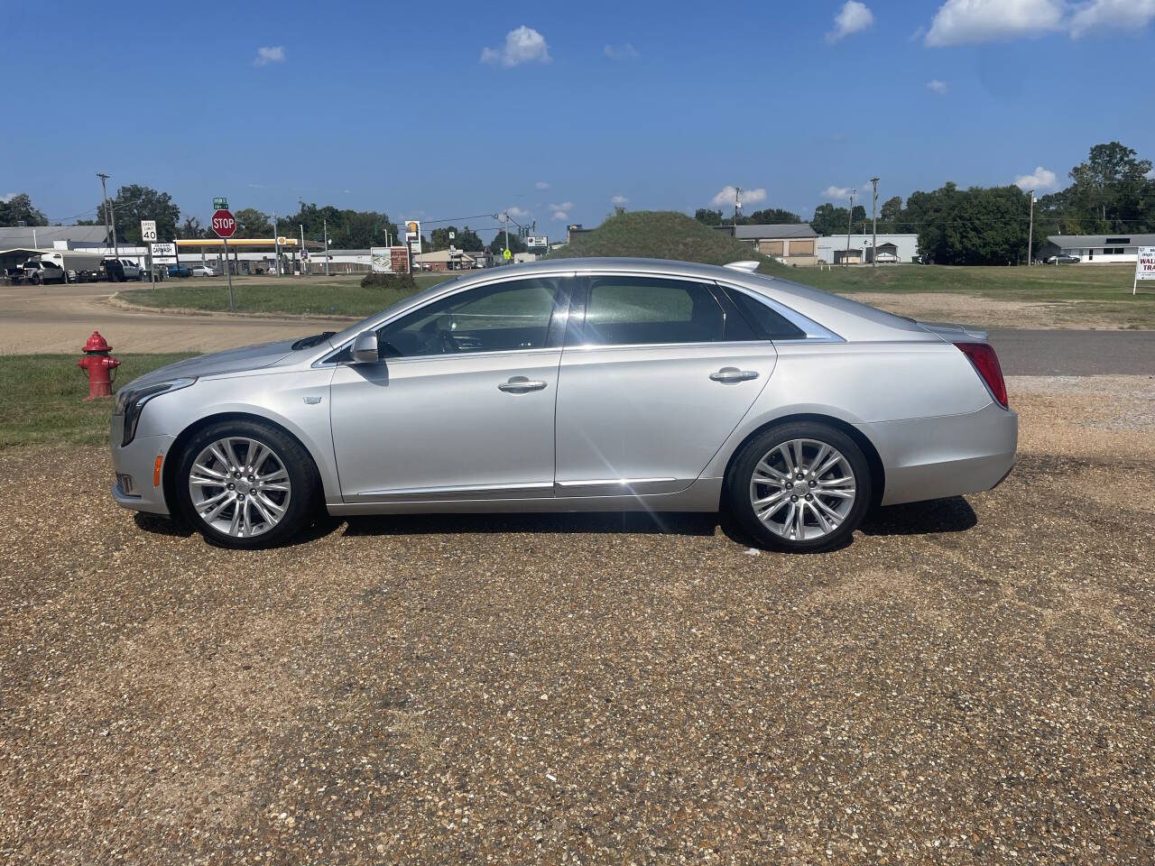 Photo 2 of 2019 Cadillac XTS Luxury
