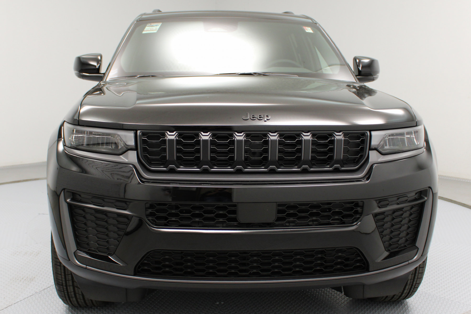 2027 Jeep Grand Cherokee L Altitude - Image 2