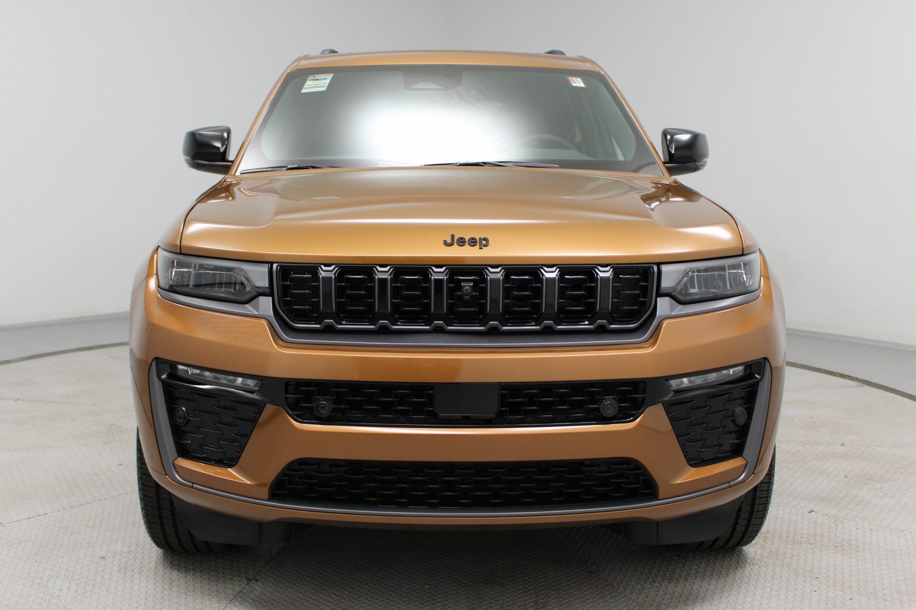 2027 Jeep Grand Cherokee Limited - Image 2