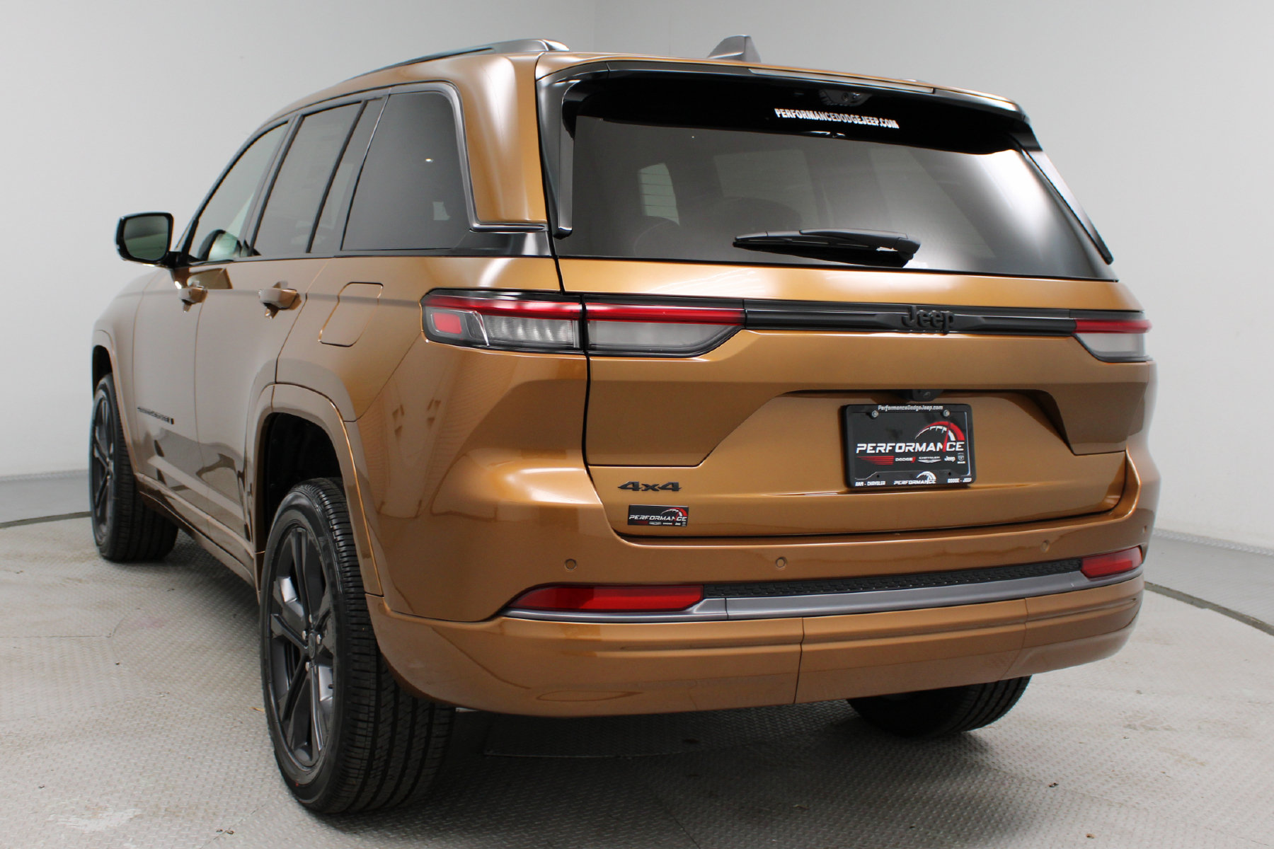 2027 Jeep Grand Cherokee Limited - Image 5