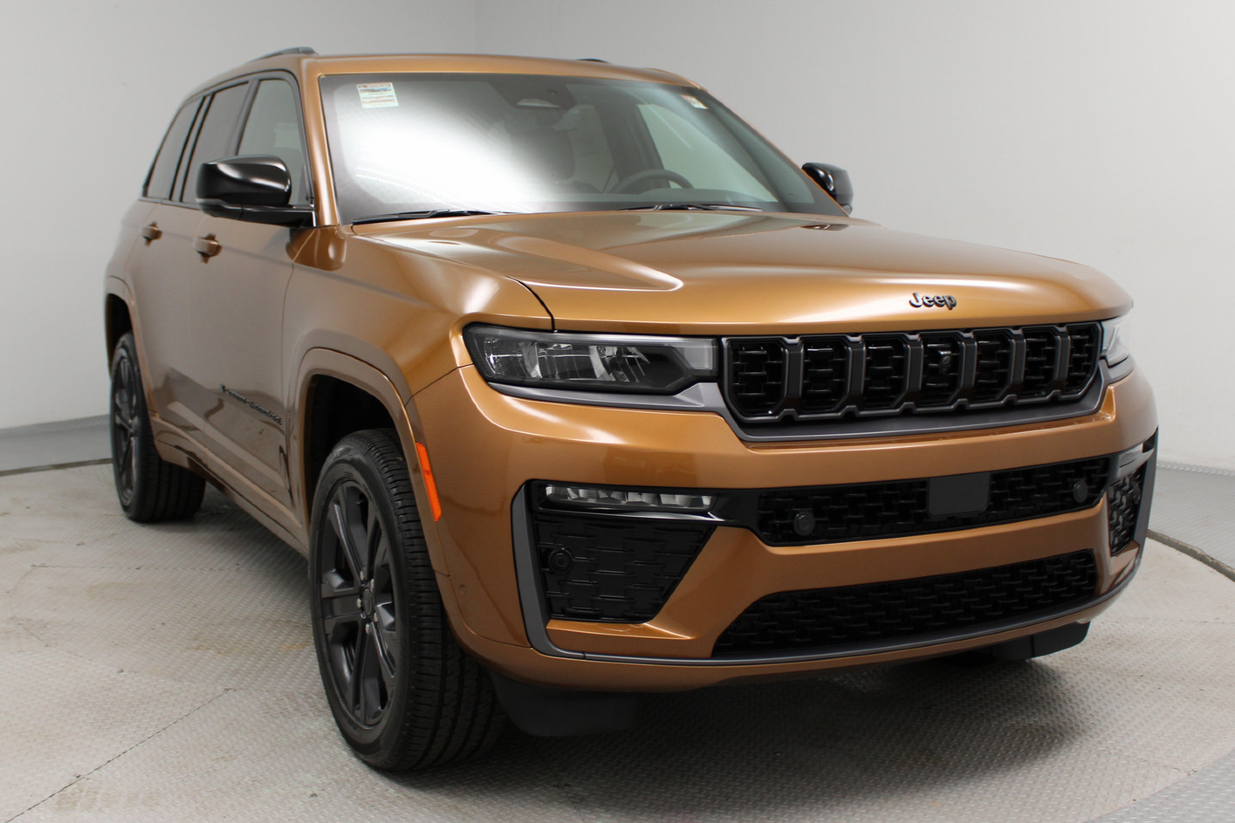 2027 Jeep Grand Cherokee Limited - Main Image