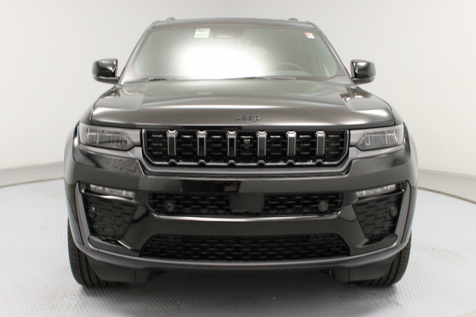 2027 Jeep Grand Cherokee L Summit - Image 2