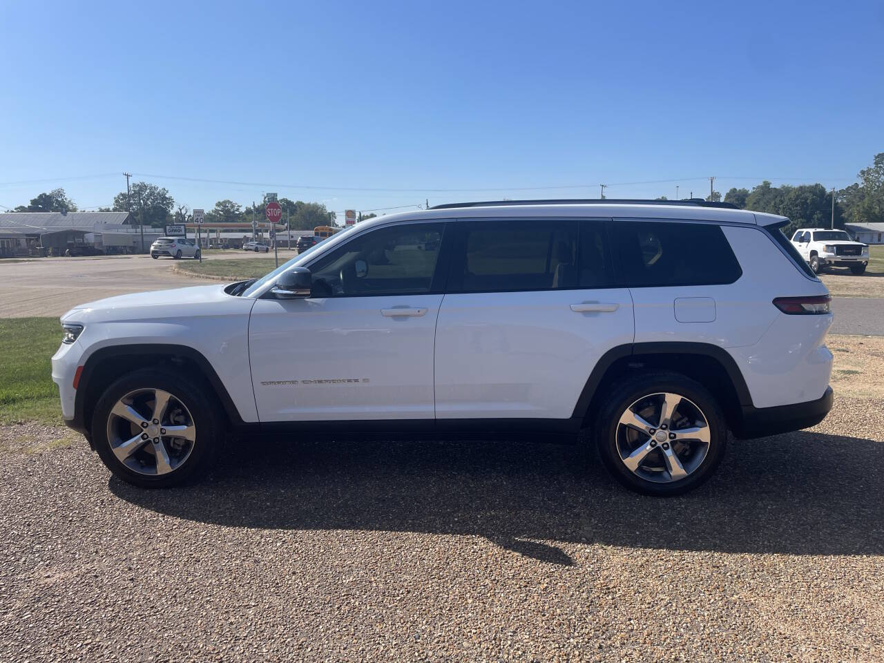 2022 Jeep Grand Cherokee L Limited - Image 2
