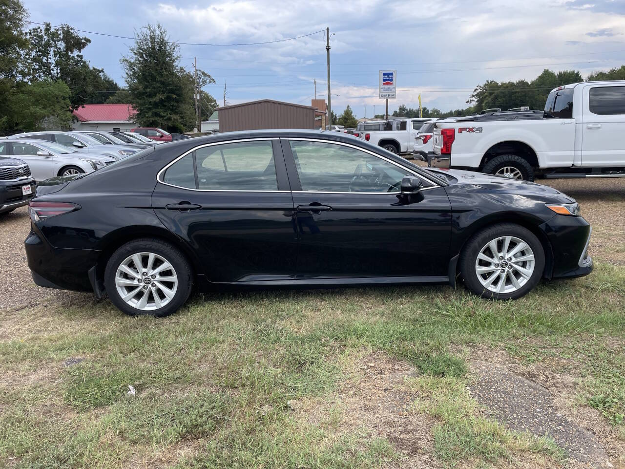 Photo 4 of 2024 Toyota Camry LE