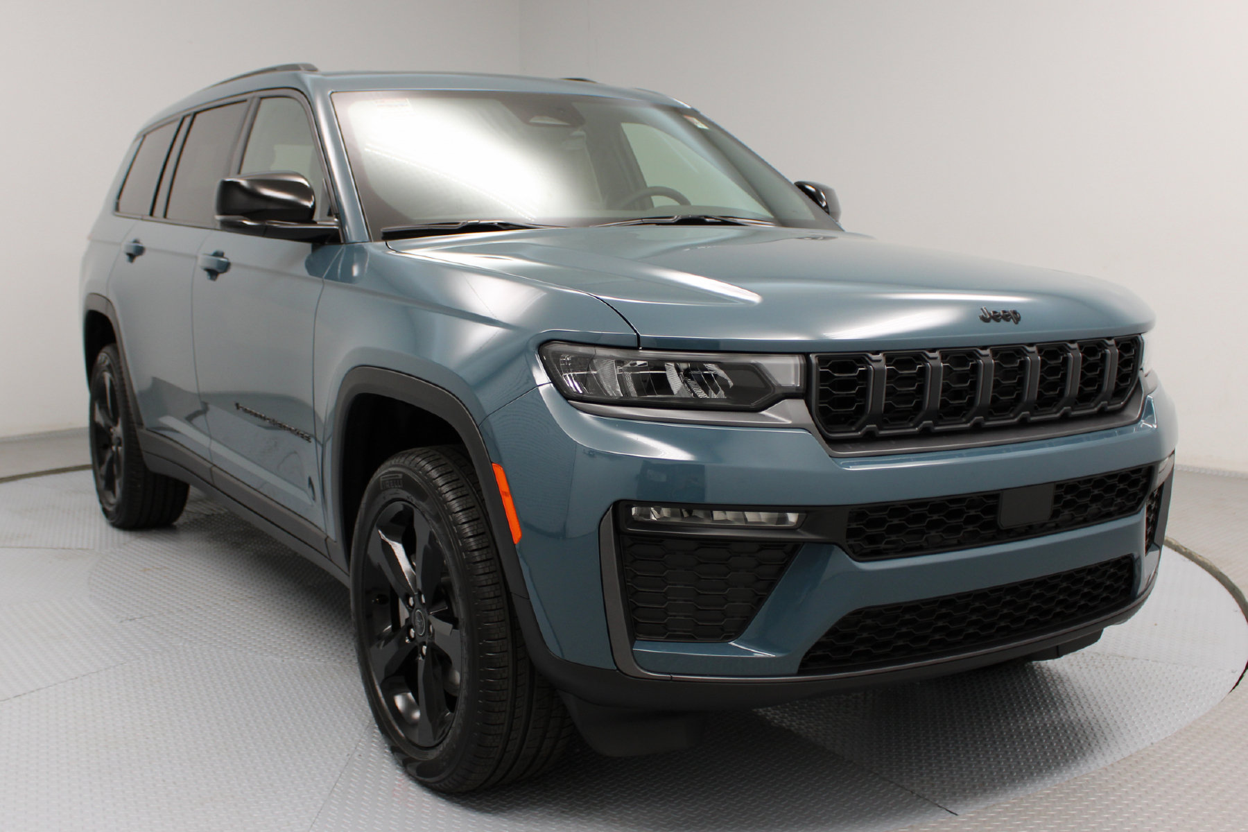 2027 Jeep Grand Cherokee L Limited - Main Image