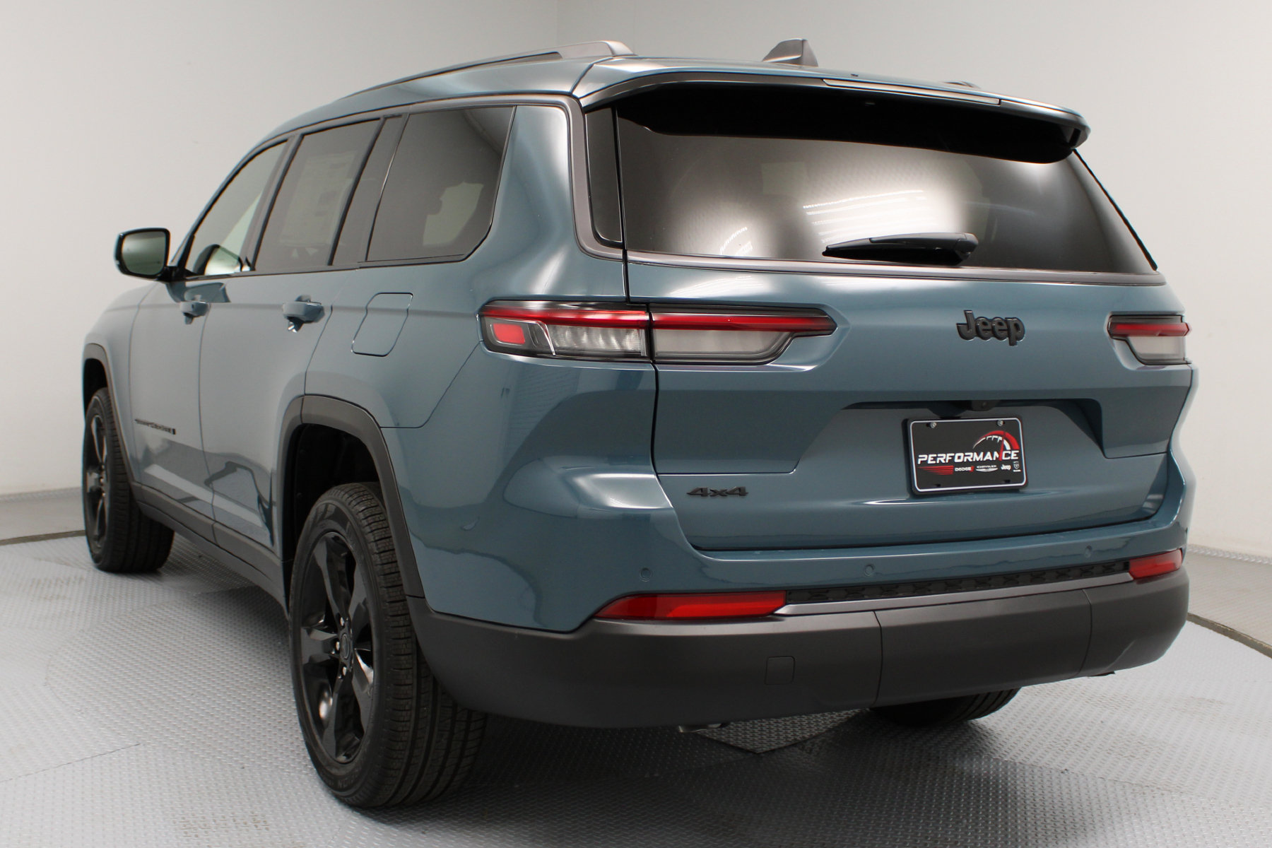 2027 Jeep Grand Cherokee L Limited - Image 5