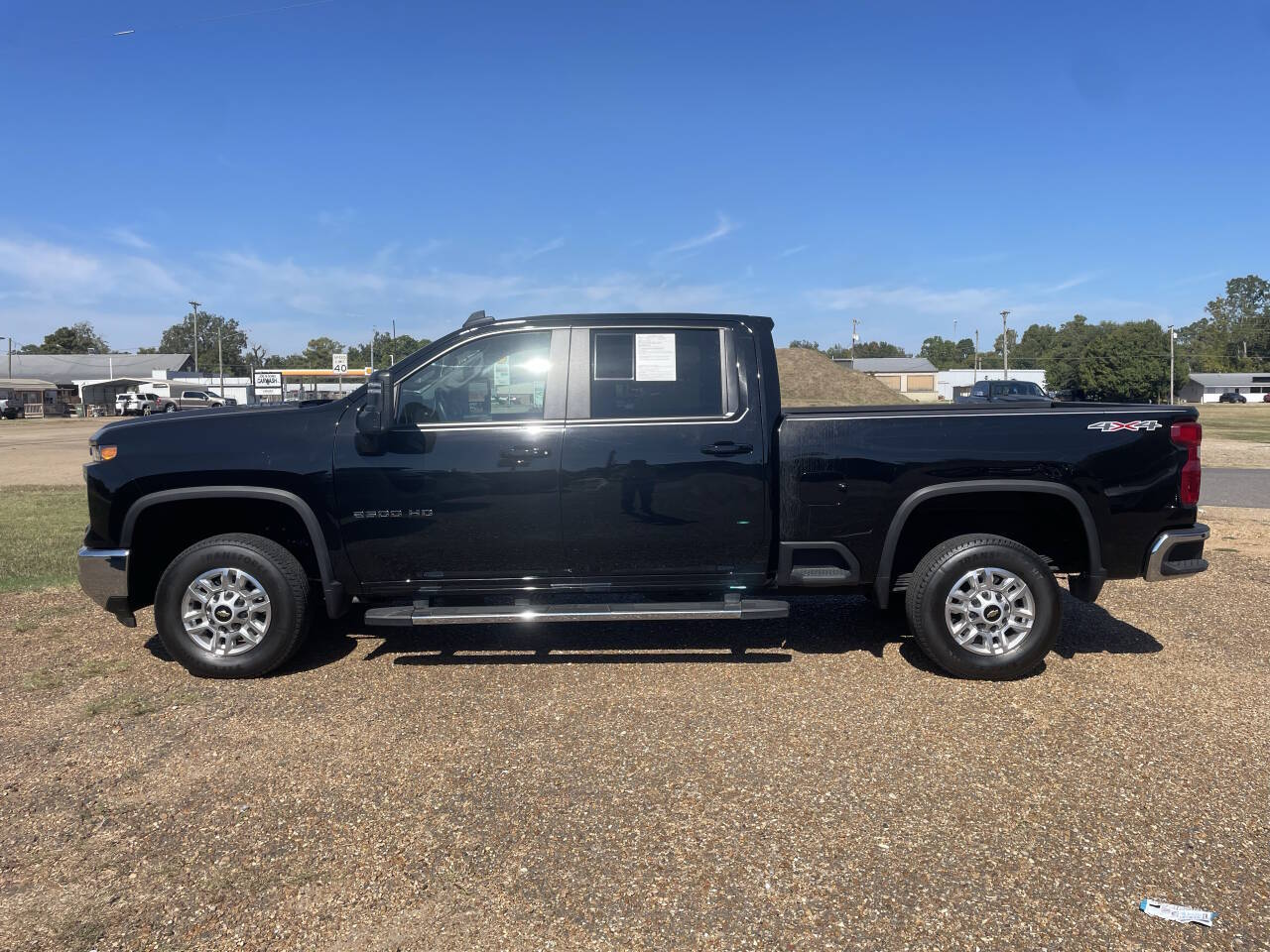 2025 Chevrolet Silverado 2500HD LT - Image 2