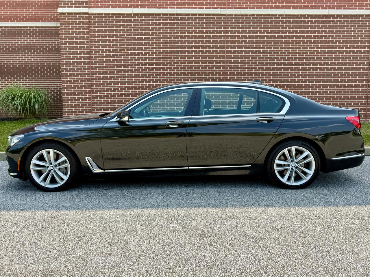 2017 BMW 7 Series 750i xDrive - Image 4
