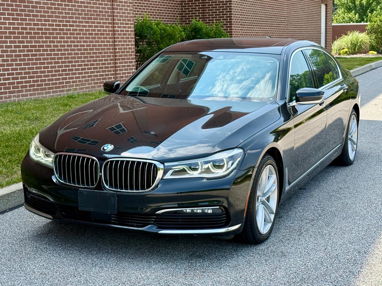 2017 BMW 7 Series 750i xDrive - Main Image