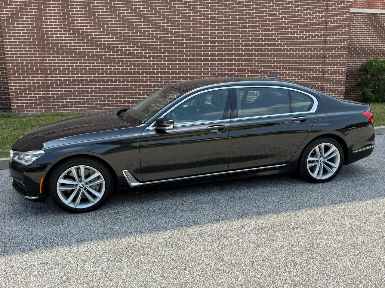 2017 BMW 7 Series 750i xDrive - Image 3