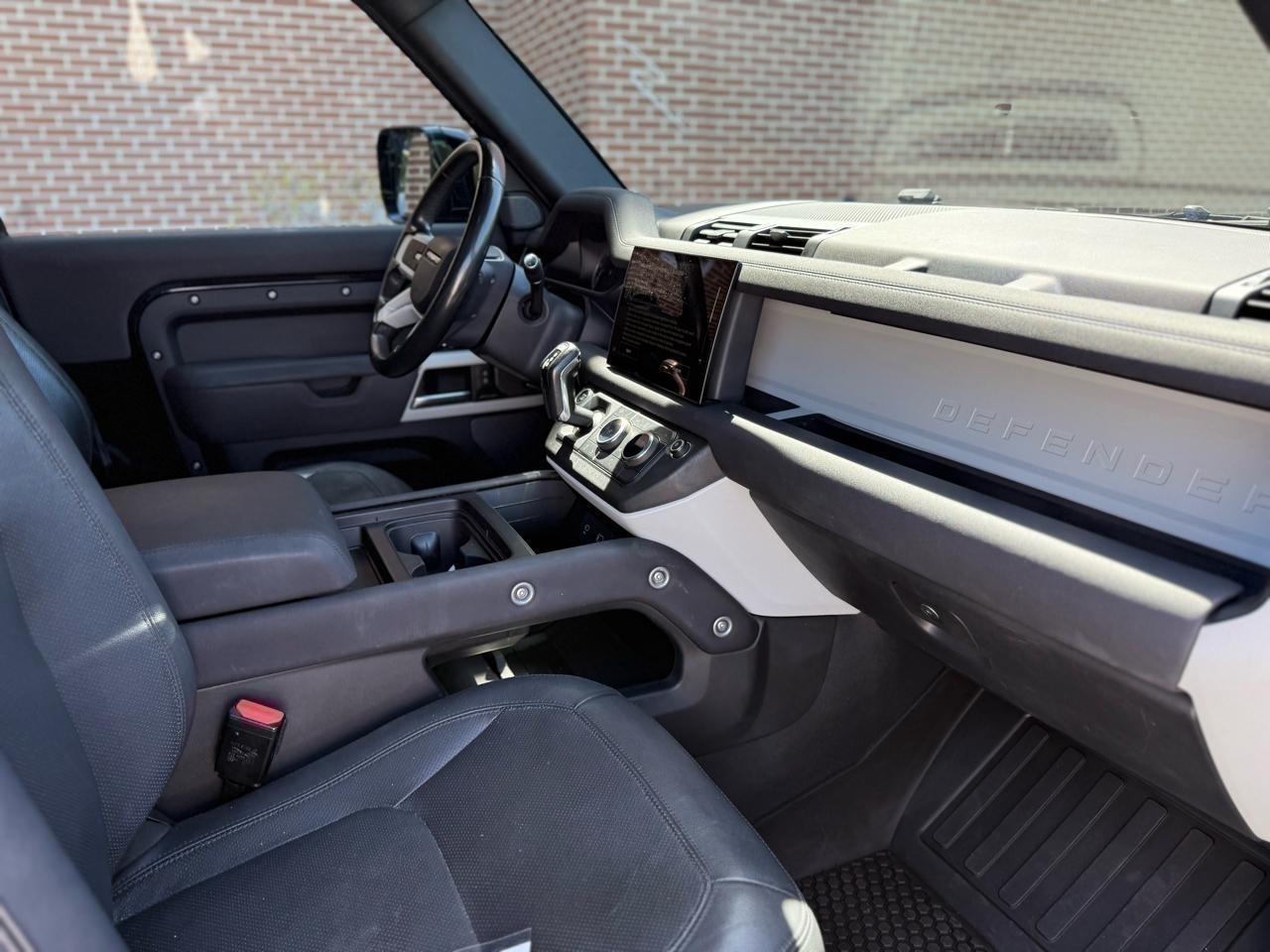 2023 Land Rover Defender S - Photo 28
