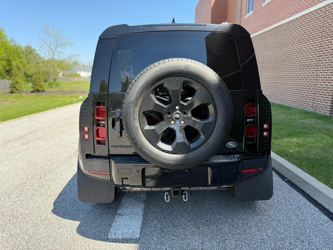 2023 Land Rover Defender S - Photo 13
