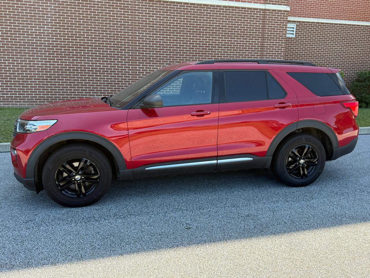 Photo 4 of 2020 Ford Explorer XLT