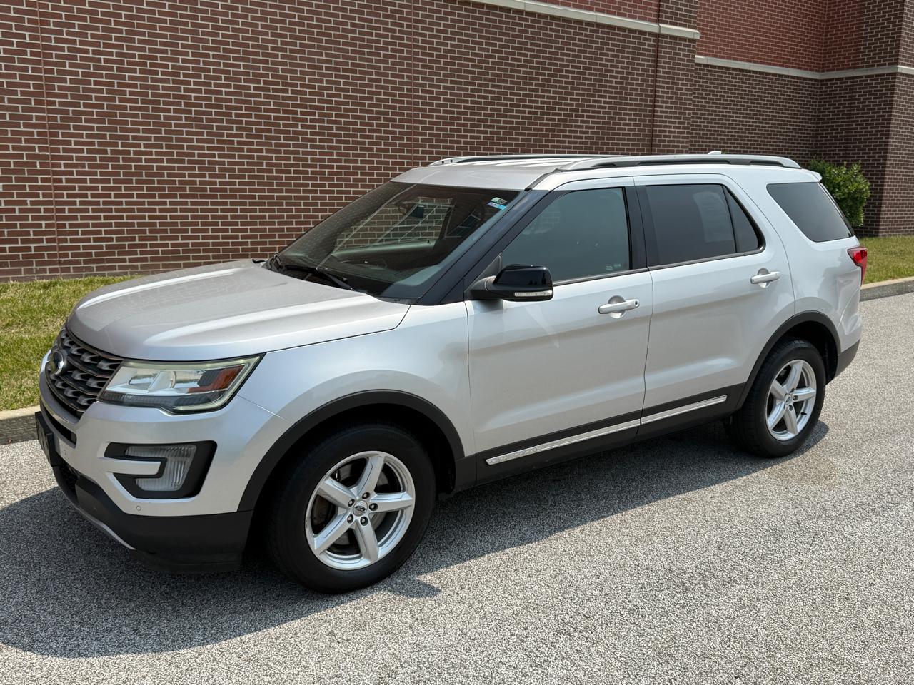 2017 Ford Explorer XLT - Image 3