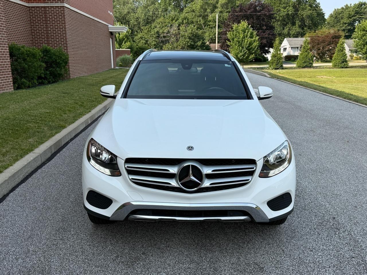 Photo 2 of 2018 Mercedes-Benz GLC GLC 300 4MATIC