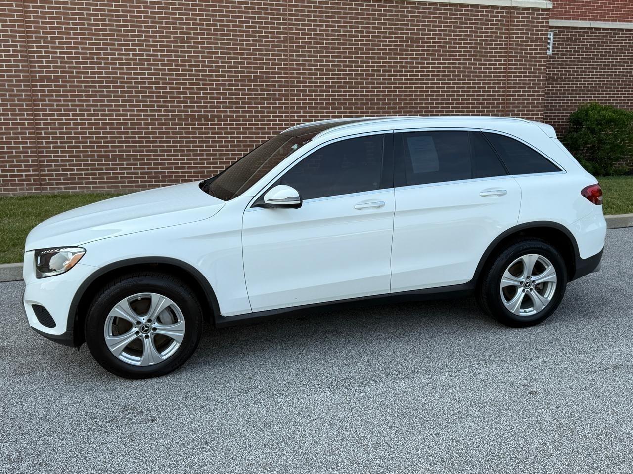 Photo 4 of 2018 Mercedes-Benz GLC GLC 300 4MATIC