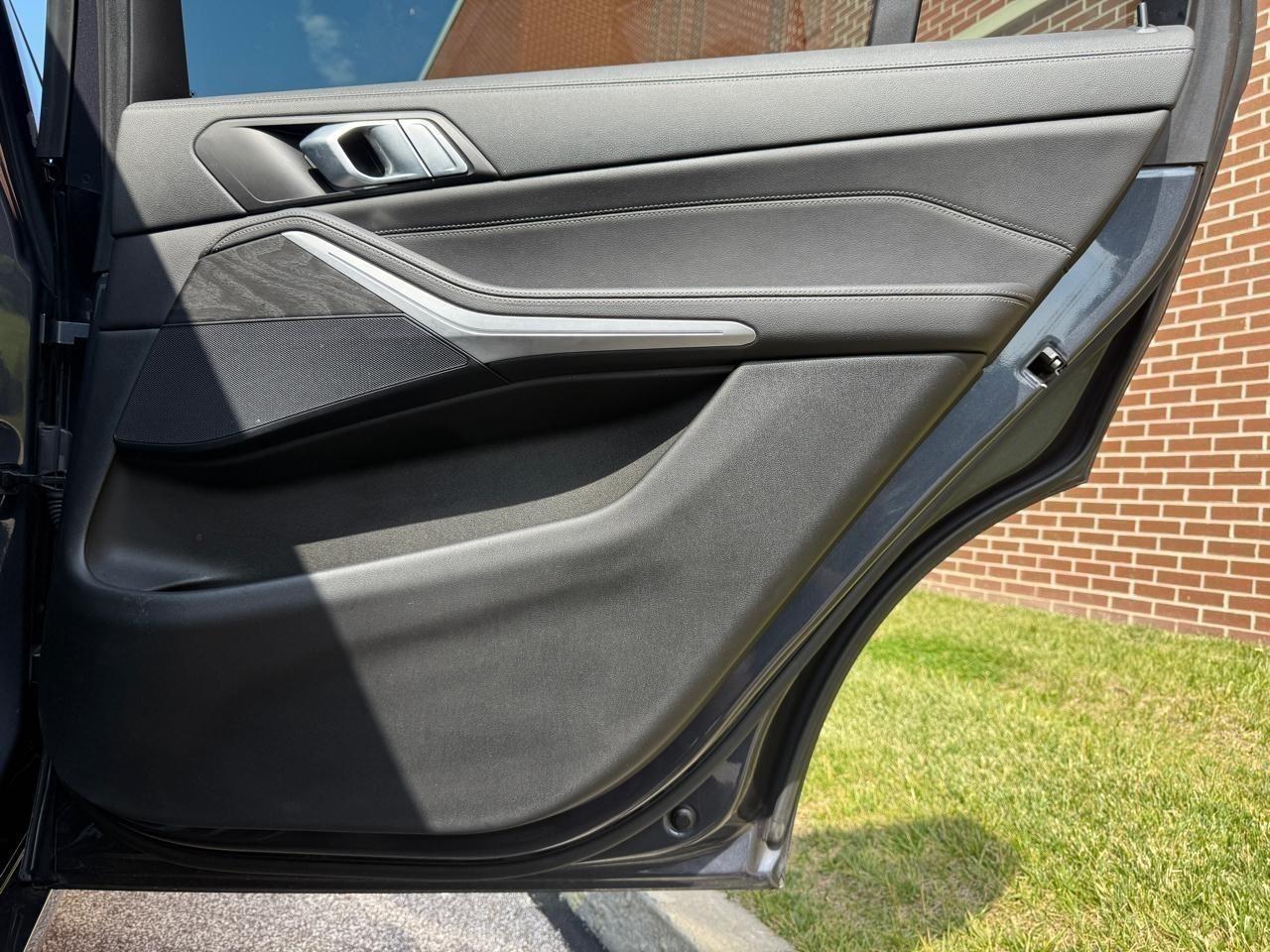 2021 BMW X7 40i - Photo 37