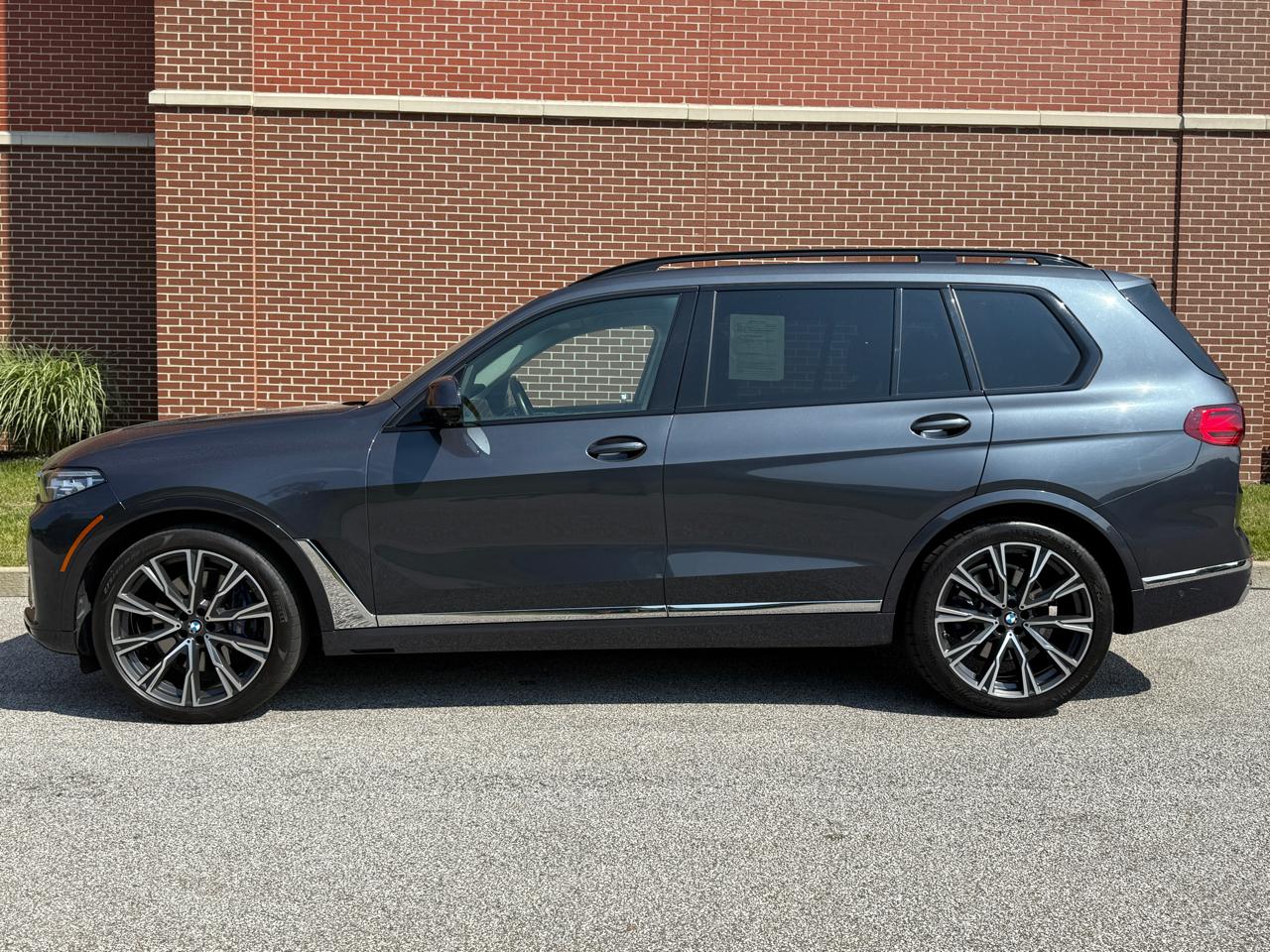 Photo 5 of 2021 BMW X7 xDrive40i