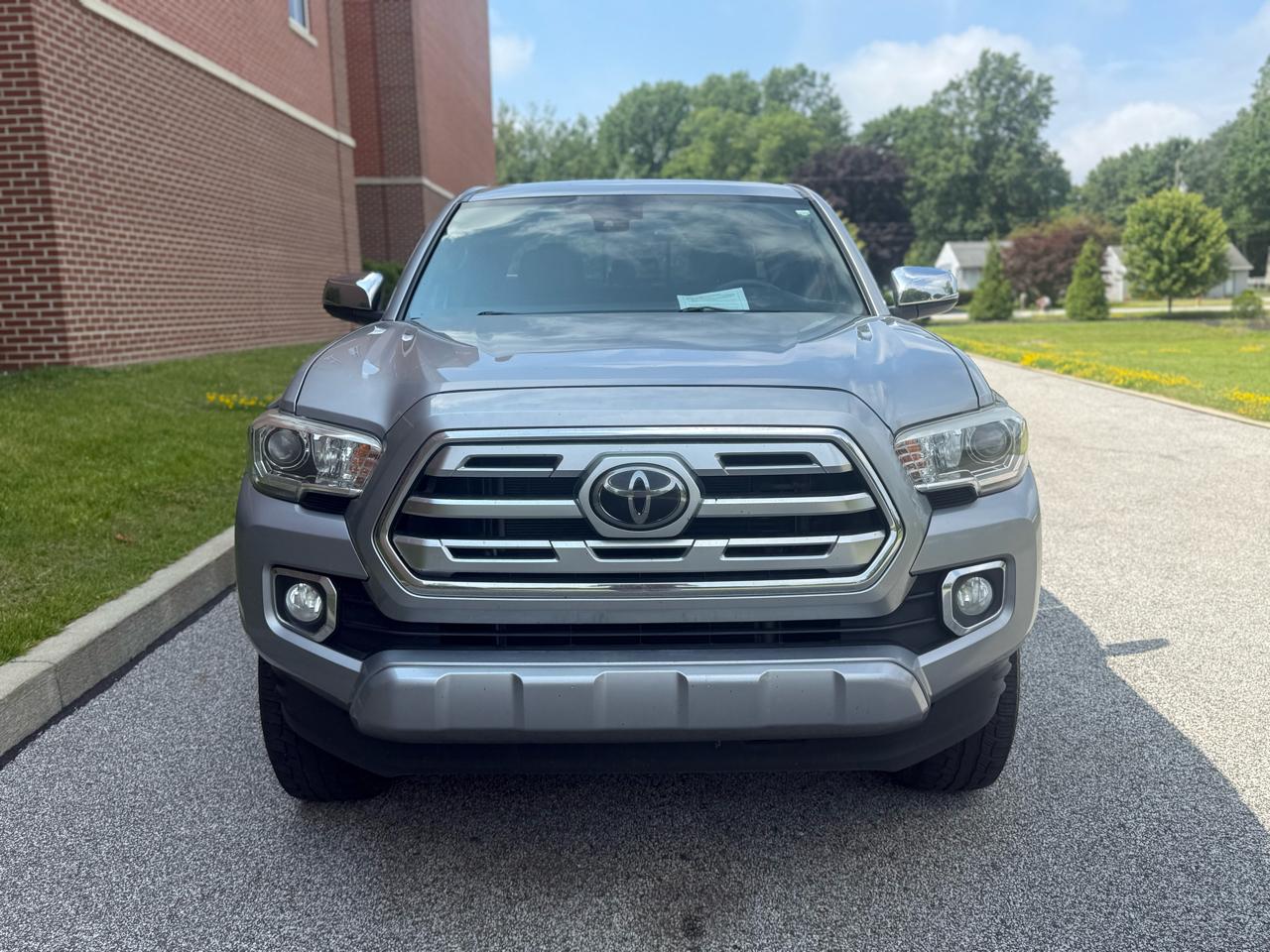 Photo 2 of 2018 Toyota Tacoma SR Double Cab 5' Bed V6 4x4 AT (Natl)