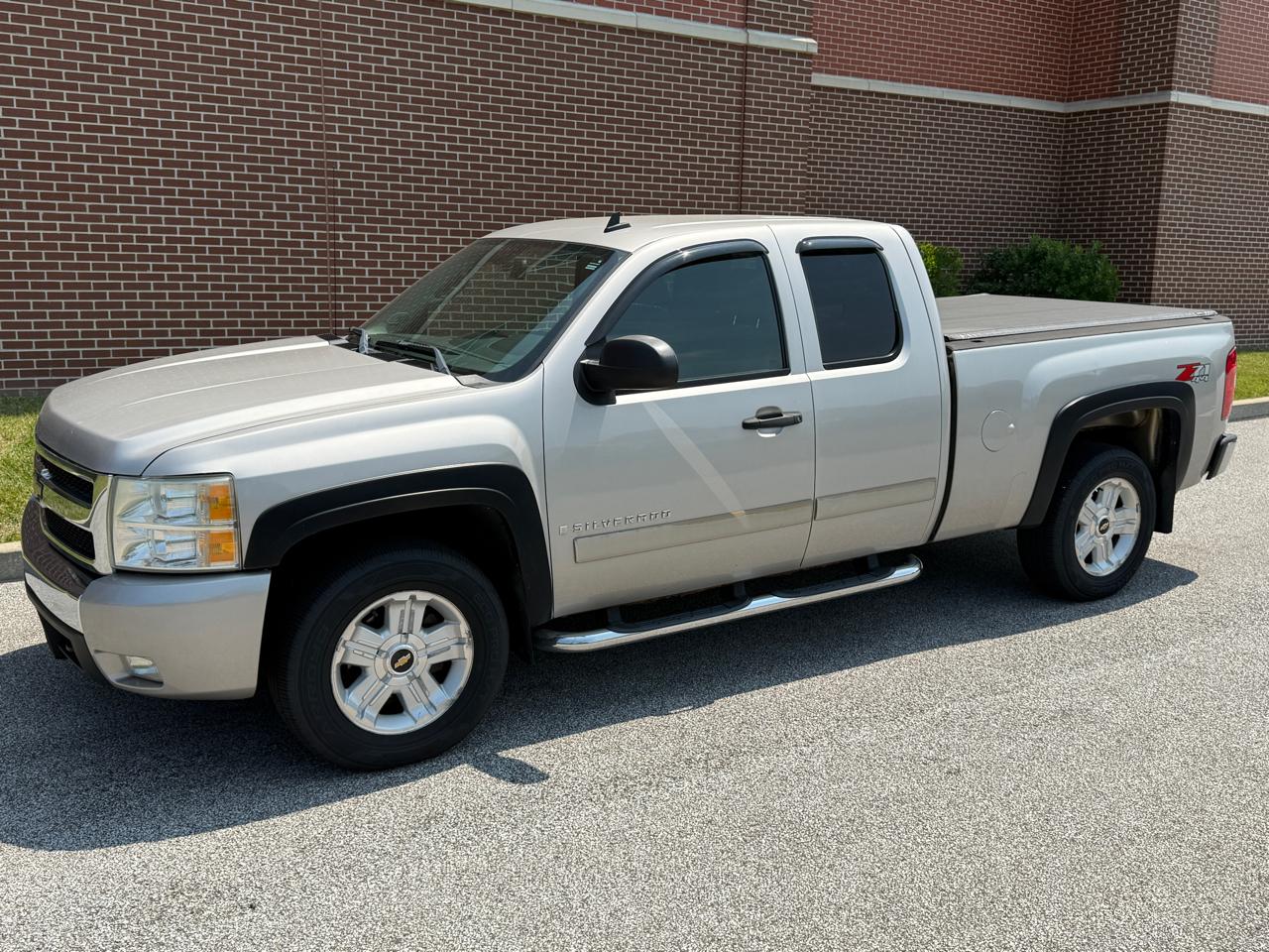 Photo 3 of 2008 Chevrolet Silverado 1500 4WD Ext Cab 143.5" LT w/1LT
