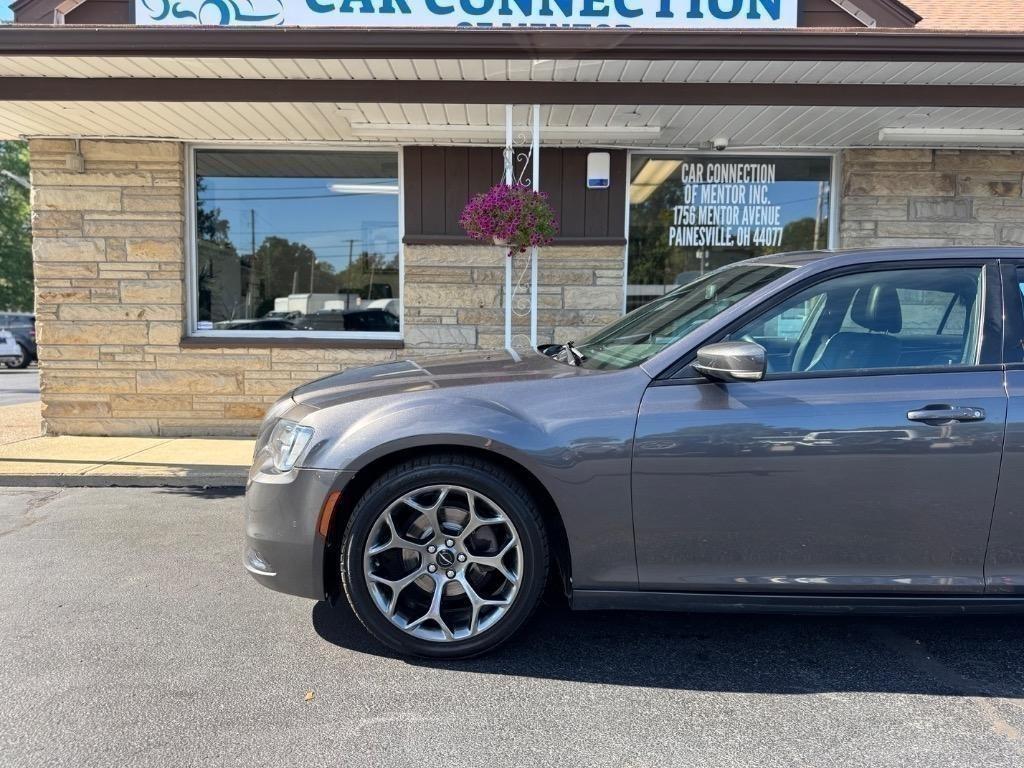 Photo 4 of 2017 Chrysler 300 300S RWD