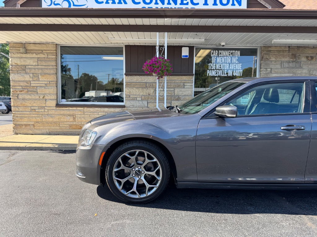 Photo 4 of 2017 Chrysler 300 300S RWD