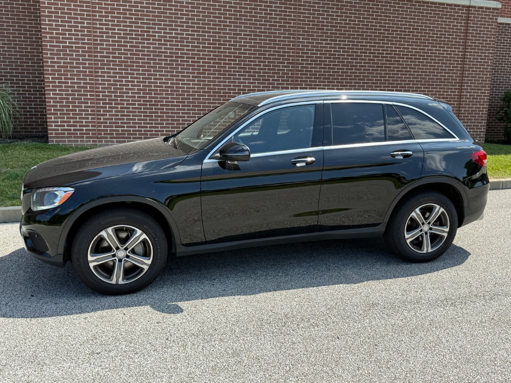 2016 Mercedes-Benz GLC GLC 300 4MATIC - Image 4