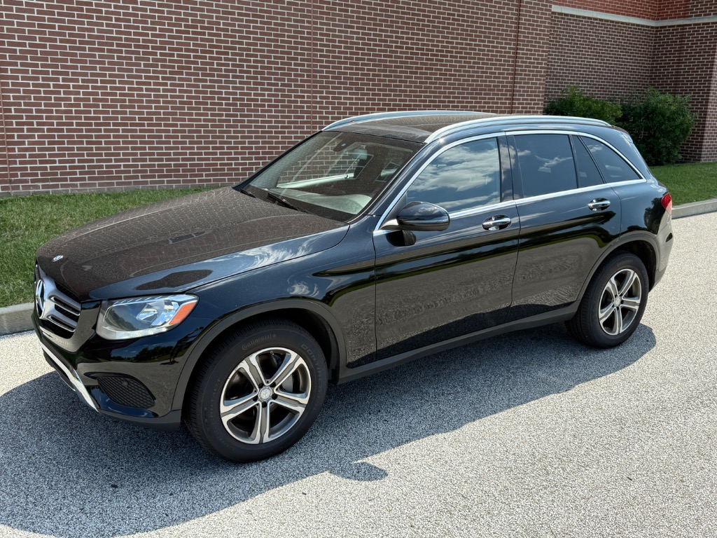 2016 Mercedes-Benz GLC GLC 300 4MATIC - Image 3