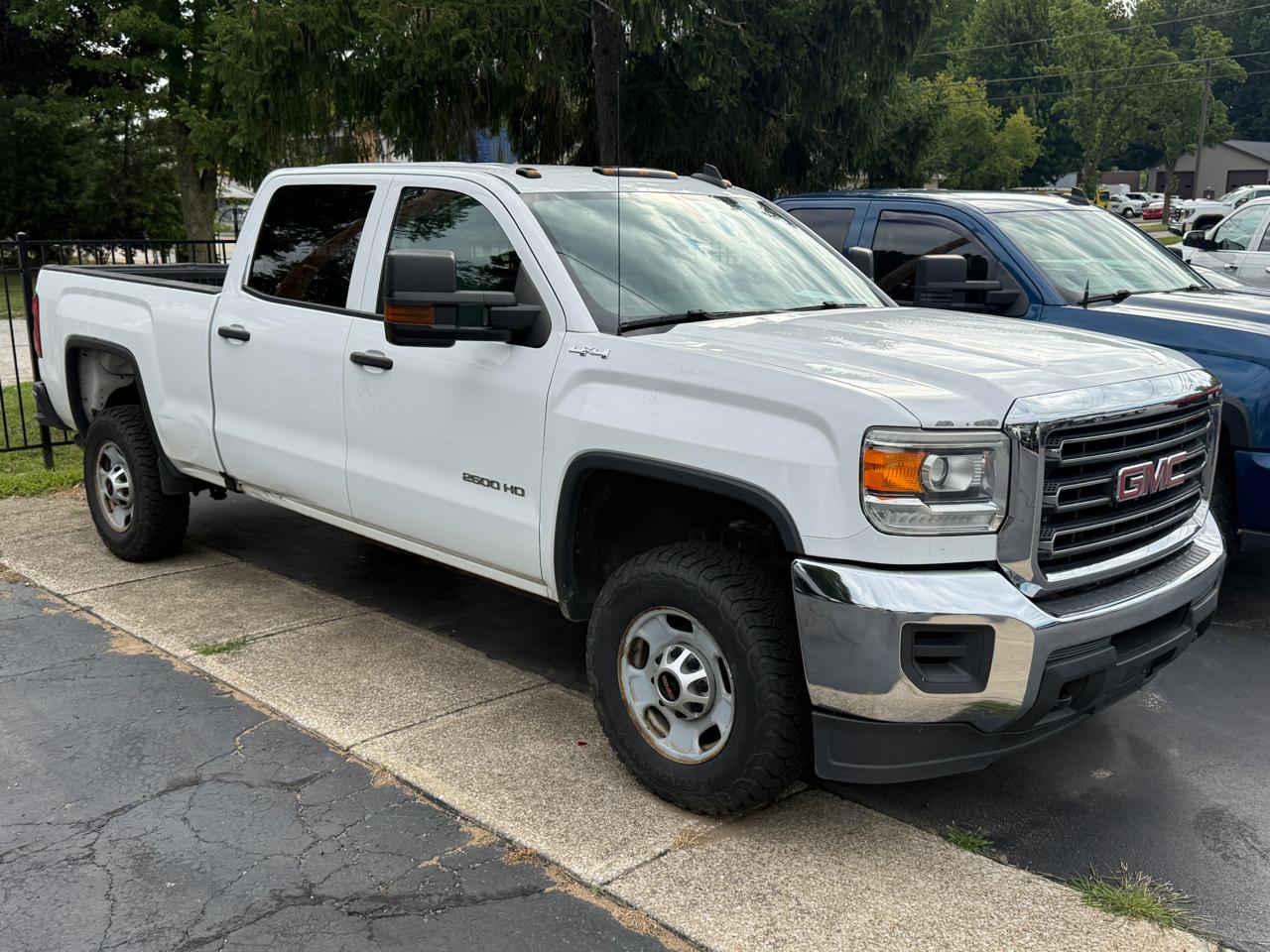2016 GMC Sierra 2500HD 4WD Crew Cab 153.7" - Image 2