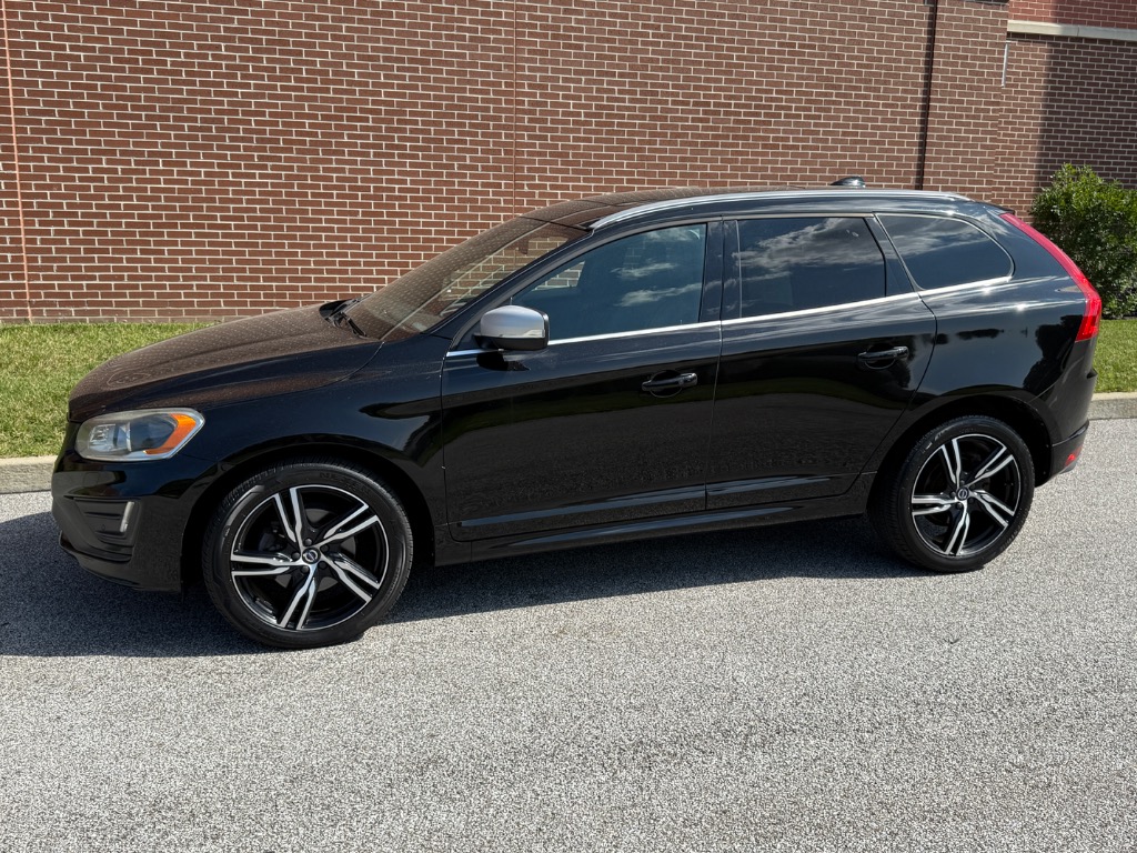 Photo 4 of 2017 Volvo XC60 T6 R-Design