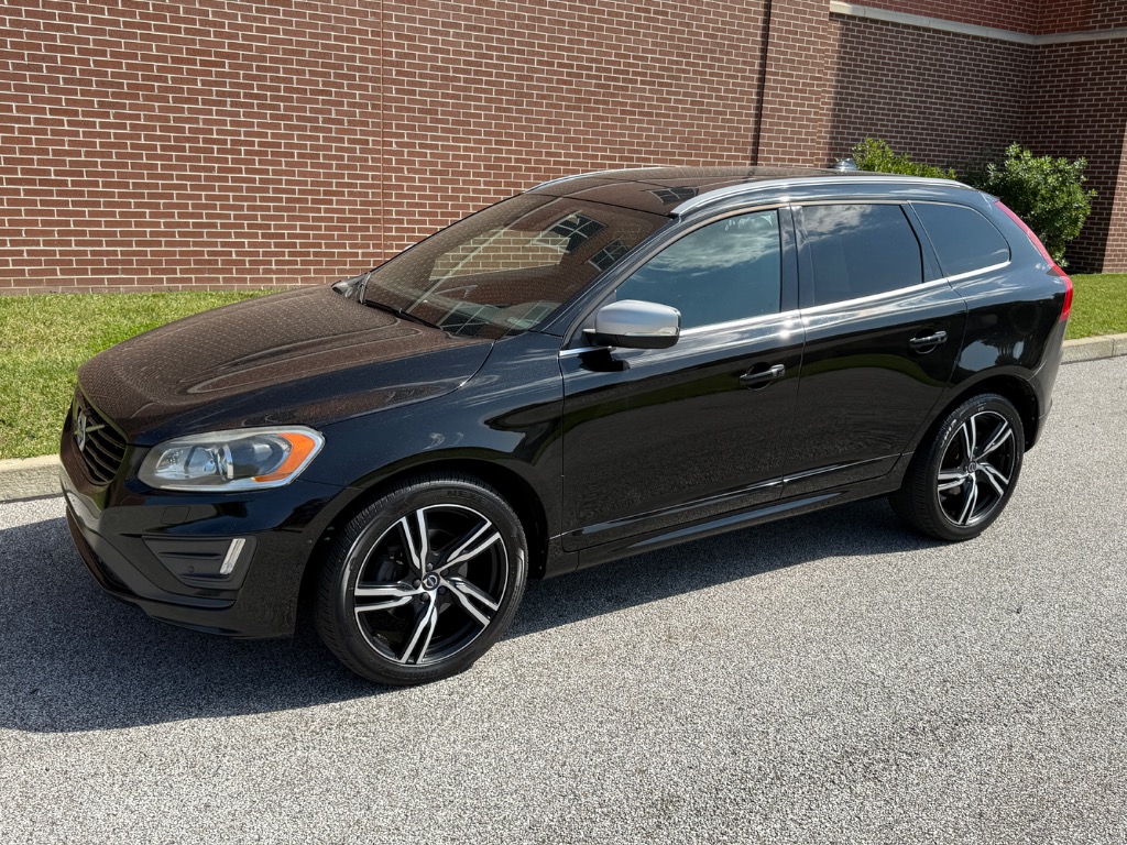Photo 3 of 2017 Volvo XC60 T6 R-Design