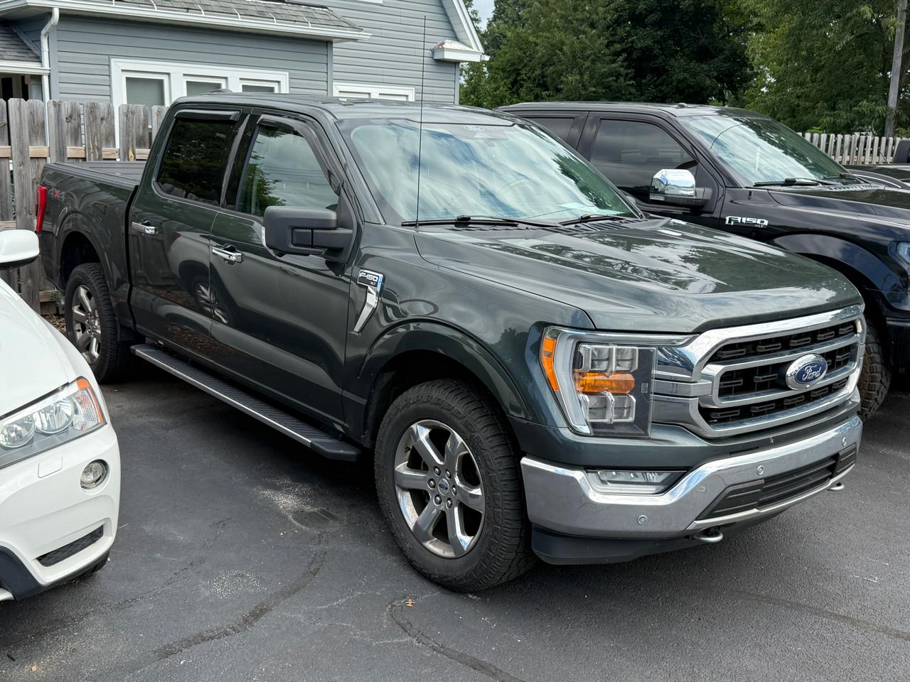 Photo 2 of 2021 Ford F-150 XLT
