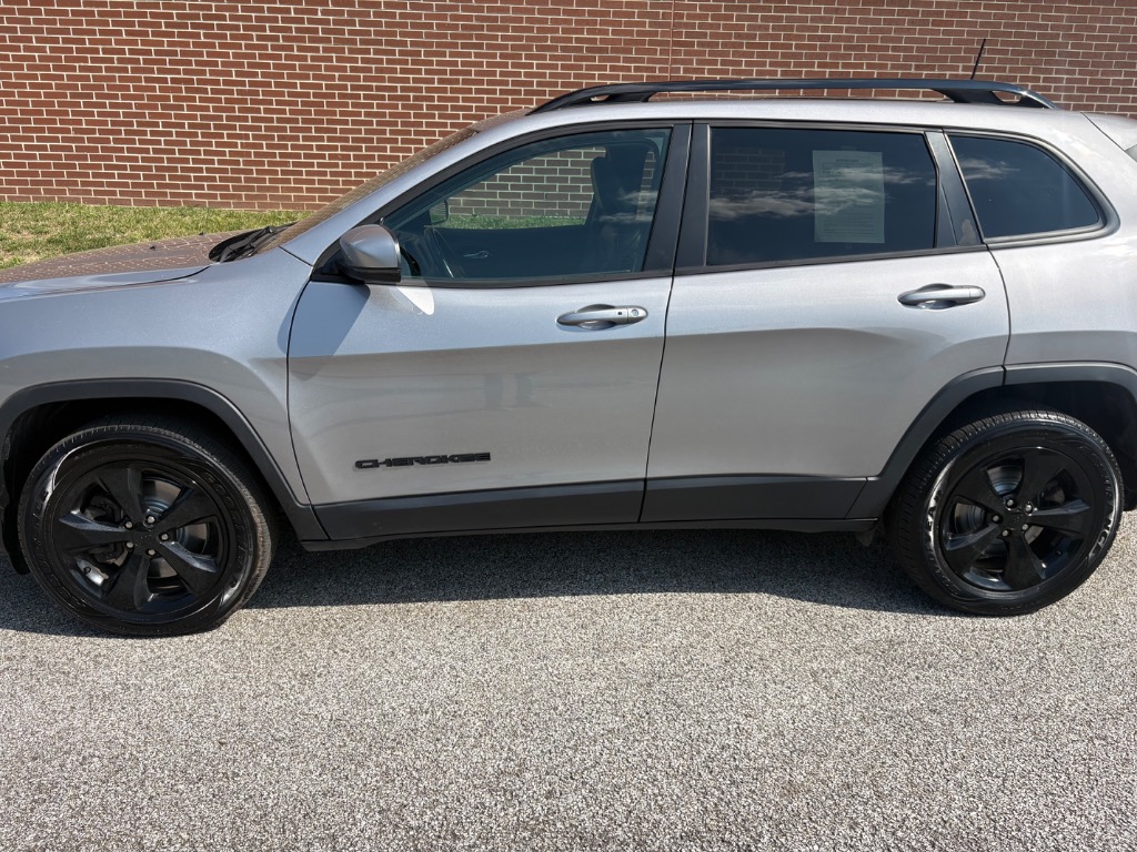 2019 Jeep Cherokee Altitude - Image 3