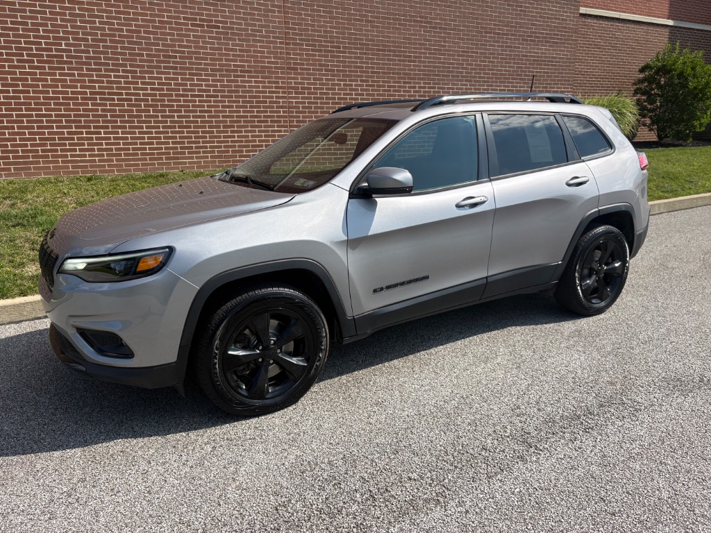 2019 Jeep Cherokee Altitude - Image 2