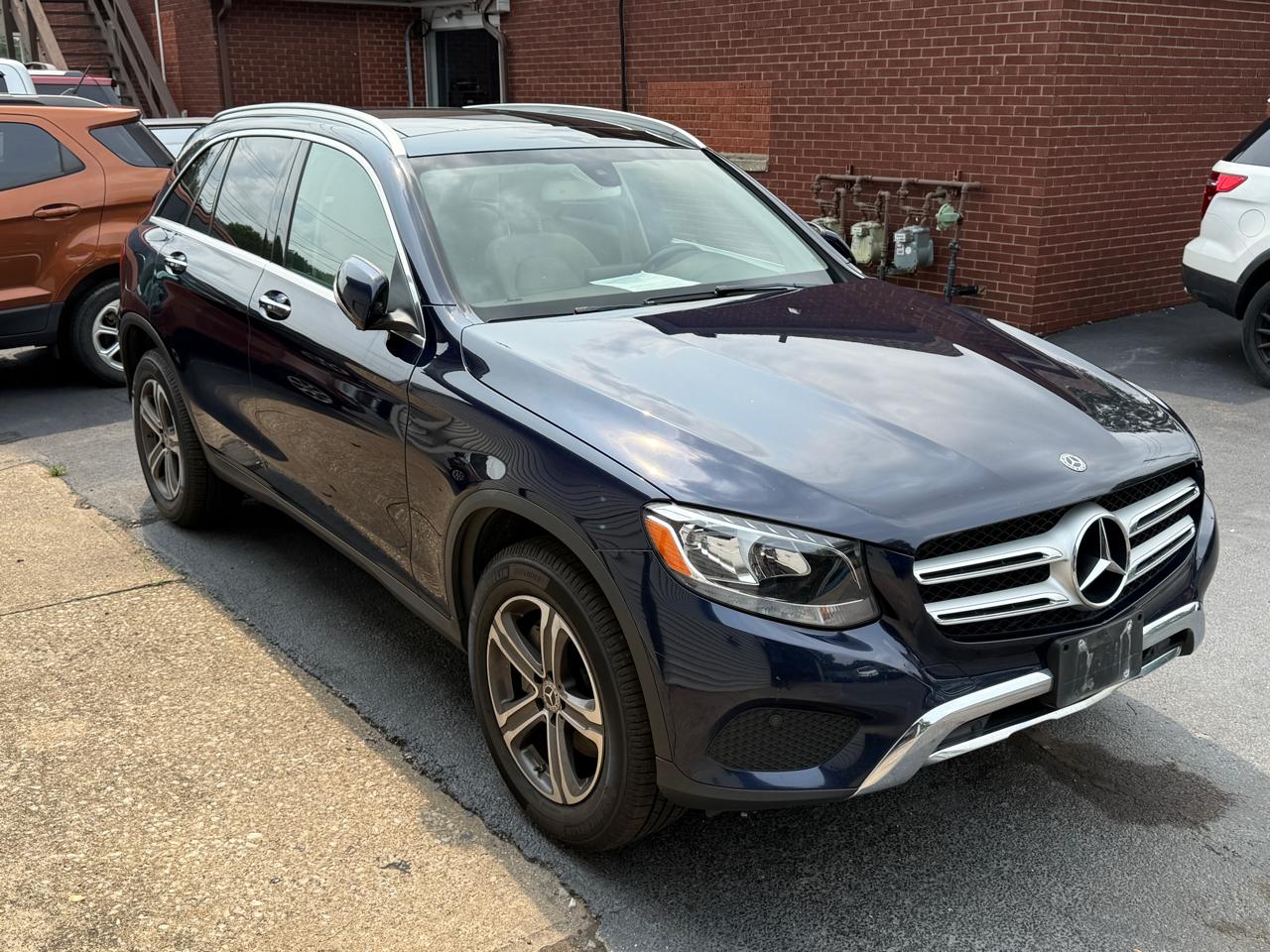 2019 Mercedes-Benz GLC GLC 300 4MATIC - Image 2