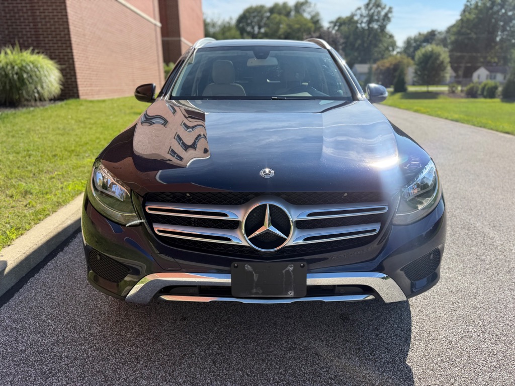 Photo 2 of 2019 Mercedes-Benz GLC GLC 300 4MATIC