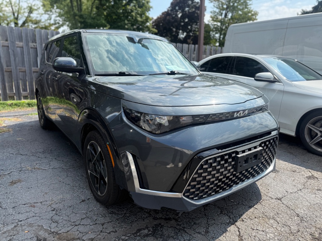 Photo 2 of 2024 Kia Soul EX