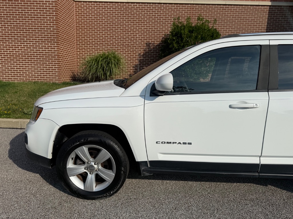 Photo 4 of 2015 Jeep Compass Latitude