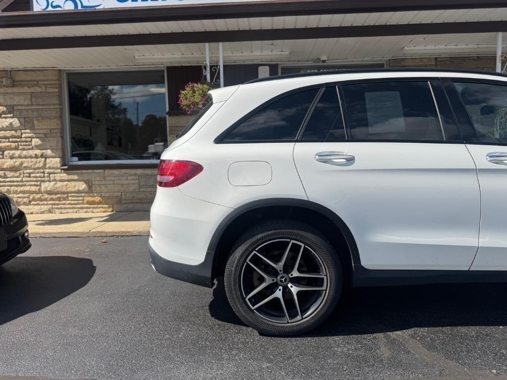 Photo 5 of 2018 Mercedes-Benz GLC GLC 300 4MATIC