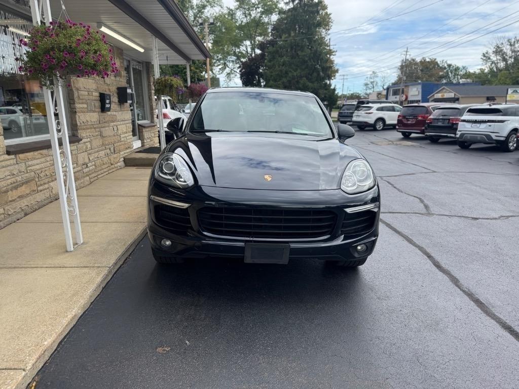 2018 Porsche Cayenne S E-Hybrid Platinum Edition - Image 2
