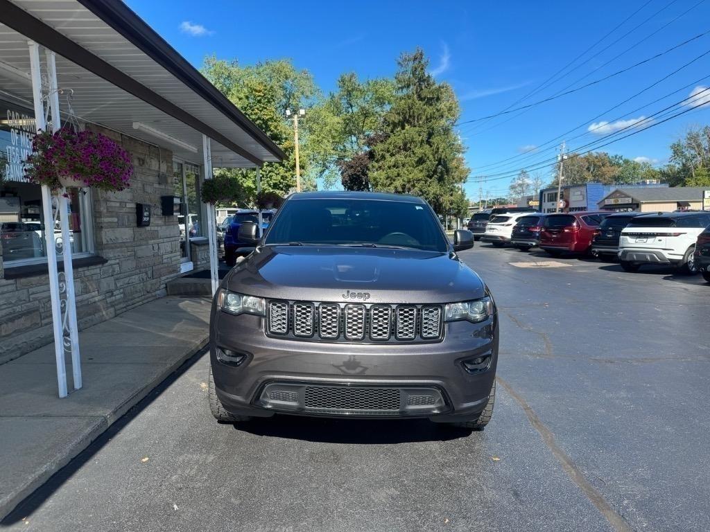 Photo 2 of 2018 Jeep Grand Cherokee Altitude