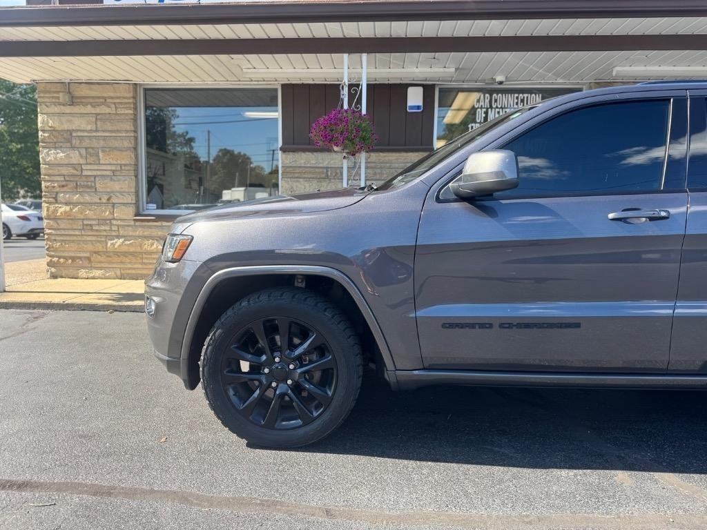 2018 Jeep Grand Cherokee Altitude - Image 4