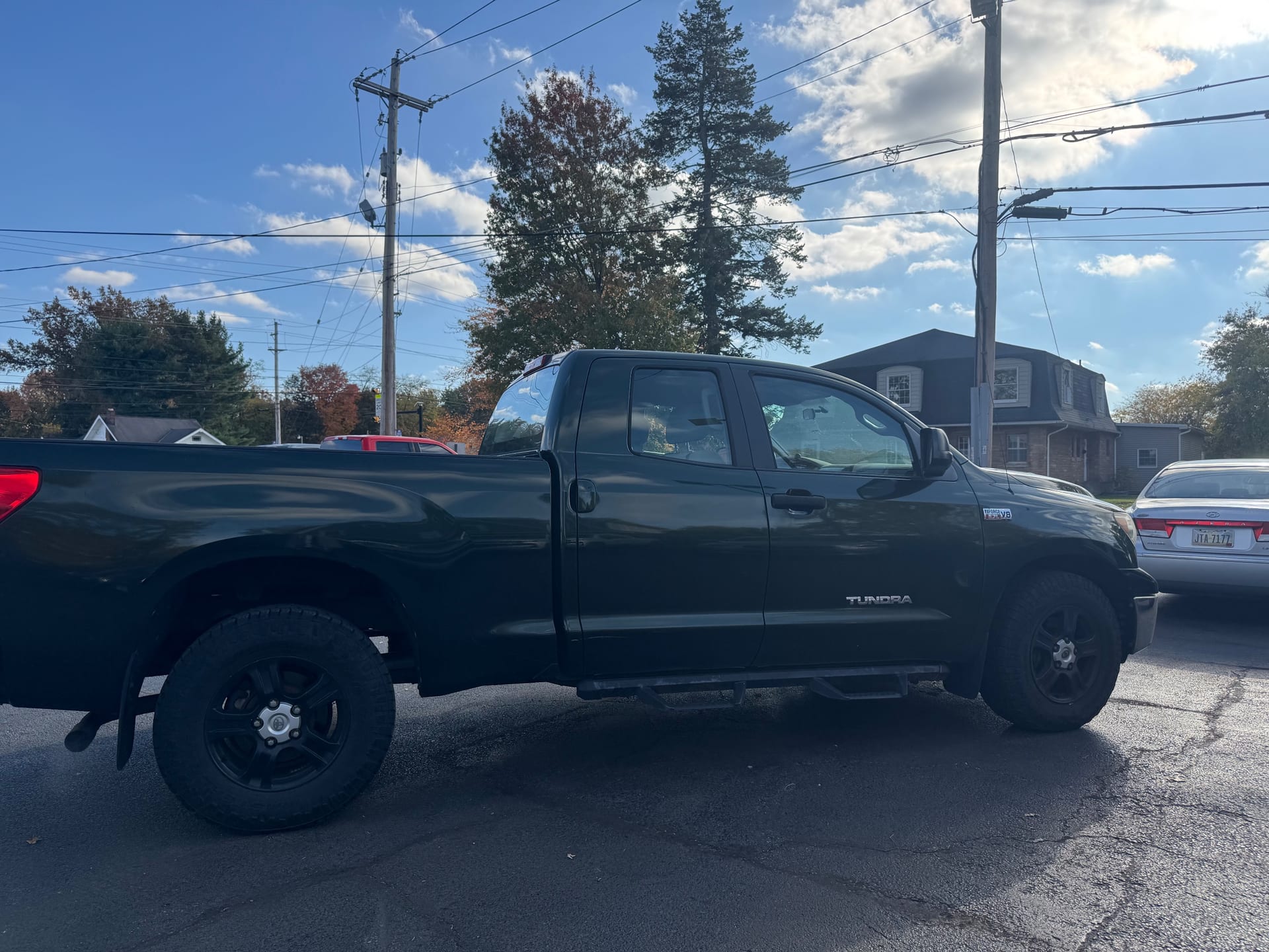 Green 2011 Toyota Tundra Pickup Truck Four-Wheel Drive 6-Speed Automatic