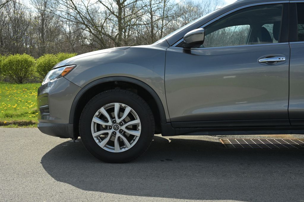 Photo 3 of 2019 Nissan Rogue SV